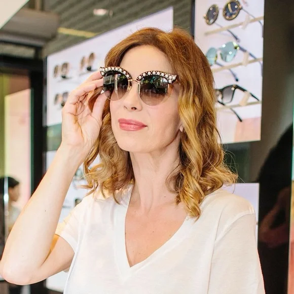 Gucci | Accessories | Gucci Designer Pearl Sunglasses Gg22s  display picture 1